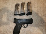 Smith & Wesson MP Shield 9mm w 3 mags - Image 3 of 9