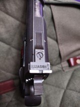 Colt 1911, .45 ACP - 14 of 15