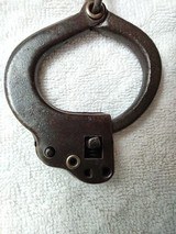 Hand cuffs, all steel, 1920 - Image 4 of 7