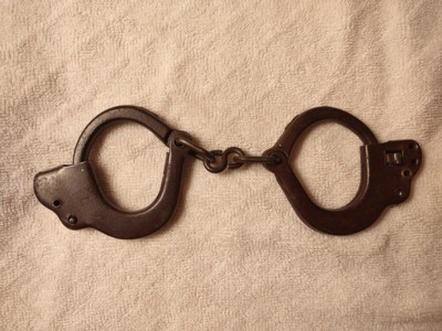 Hand cuffs, all steel, 1920 - Image 1 of 7