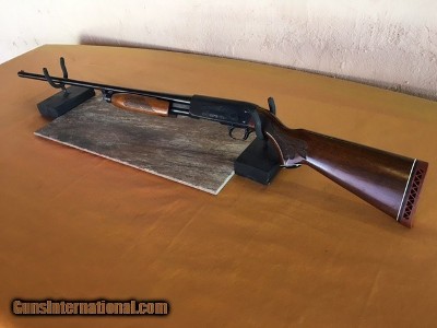 Ithaca Model 37 Featherlight Deluxe
20 Ga. Pump Shotgun