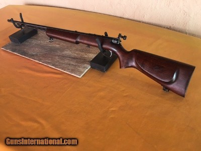 Mossberg Model 46A
Bolt Action Repeater Series
.22 Rifle