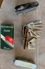 VICTORINOX SWISS ARMY CHAMPION KNIVES, CHOICE OF BUFFALO HORN,MOTHER OF PEARL, OR RED STAG, NEW - 2 of 3
