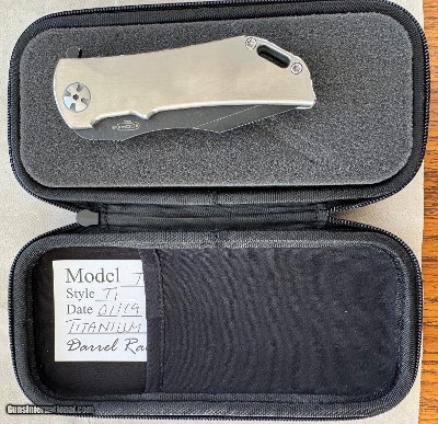 DDR TITANIUM KNIFE IN PRESENTATION CASE - Image 3 of 3