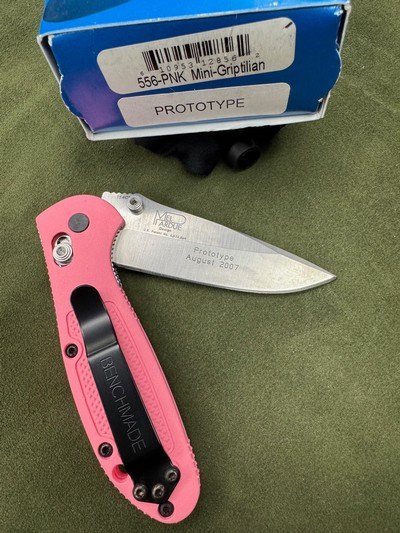 BENCHMADE 556 PINK MINI GRIPTILIAN PROTOTYPE AUGUST 2007, NEW IN BOX