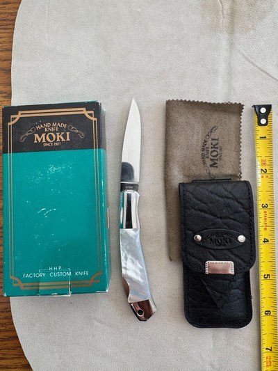 MOKI FOLDING KNIFE, MOTHER OF PEARL ,ABALONE LEAF INLAY, NEW IN ORIGINAL PACKAGING - Image 2 of 3