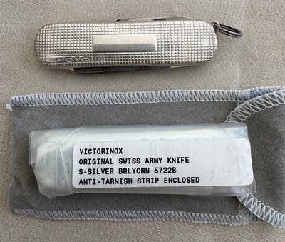 VICTORINOX STERLING SILVER BARLEYCORN CLASSIC POCKET KNIFE, NEW - Image 2 of 3