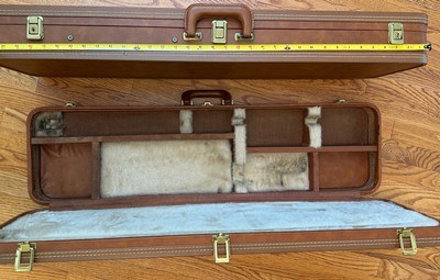 HARTMANN/BROWNING SHOTGUN CASE,GREAT CONDITION. 35 1/2", 98%. - Image 2 of 3
