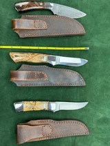 ASSORTMENT OF 3 DON LOZIER CUSTOM MADE KNIVES WITH HAND MADE SHEATHS. - Image 2 of 2