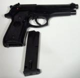 Baretta Model 92FS 9mm Italian Made - 15 of 17