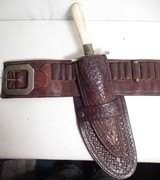 SHELTON PAYNE BELT – HOLSTER – KNIFE SHEATH from COLLECTING TEXAS – ALL THREE PIECES MARKED “SHELTON PAYNE ARMS CO. – EL PASO, TEXAS” - 3 of 12