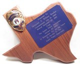 AUSTIN POLICE DEPT. ISSUED SMITH & WESSON MODEL 27-2 REVOLVER from COLLECTING TEXAS - .357 MAGNUM – RETIREMENT PLAQUE with BADGE INCLUDED - 21 of 23