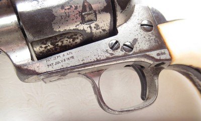 VERY EARLY ANTIQUE COLT SINGLE ACTION ARMY REVOLVER from COLLECTING TEXAS – SHIPPED 1875 – PRESENTATION CASE and AMMO INCLUDED - Image 4 of 20