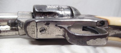 VERY EARLY ANTIQUE COLT SINGLE ACTION ARMY REVOLVER from COLLECTING TEXAS – SHIPPED 1875 – PRESENTATION CASE and AMMO INCLUDED - Image 15 of 20