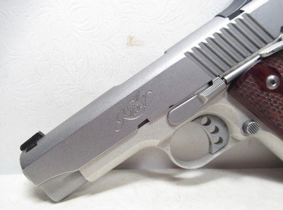 KIMBER COMPACT ALUMINUM STAINLESS .45 AUTOMATIC PISTOL from COLLECTING TEXAS – 2 EXTRA WILSON COMBAT MAGAZINES - Image 3 of 15