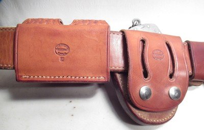 EL PASO SADDLERY MADE GUN RIG with SMITH & WESSON HANDCUFFS from COLLECTING TEXAS - Image 9 of 13
