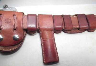 EL PASO SADDLERY MADE GUN RIG with SMITH & WESSON HANDCUFFS from COLLECTING TEXAS - Image 8 of 13