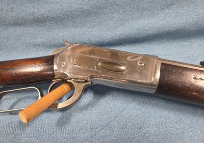 Winchester Model 1886 in .40-82 WCF is a lever-action rifle - Image 2 of 8