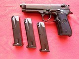 Berretta 92 FS, 3 - 15 rd Mags
LE edition - 3 of 6