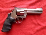 S&W
model 629-4  Classic .44 mag 5"  Pre-Lock,
Like New