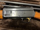 Browning Belgium Shotguns - A5
Light 12 Round Knob Long Tang two barrel set with Browning case - 11 of 12