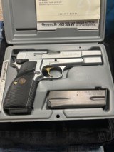 Browning Hi Power - 1 of 1