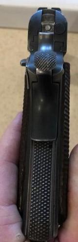 WTS: Colt Commercial 1911 sold to the Argentine Navy in 1925. Good overall condition with Navy issue and property marks on frame and barrel - 5 of 7