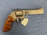 WTS: Smith & Wesson 686 with rare Factory Finger Grove grips. 6