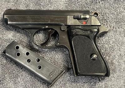 WTS: Walther PPK WW2 Police Eagle C, third variant. With l;ess common Black Grips,
In good bring back condition