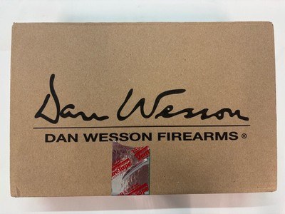 WTS:Dan Wesson Specialist Commander .45ACP LNIB - Image 8 of 9