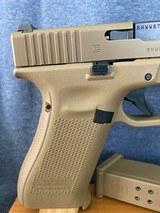 Almost brand new Glock 19X in FDE color in box with all extras - 3 of 13