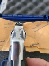 Smith & Wesson M640 Pro Series - 4 of 9