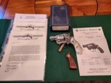 Smith & Wesson Chief Special Model 36 - 1 of 10
