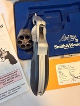 Smith & Wesson .32 Cal Titanium Air Lite 6 shot Revolver. New in Box - Image 6 of 9