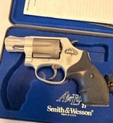 Smith & Wesson .32 Cal Titanium Air Lite 6 shot Revolver. New in Box - Image 8 of 9