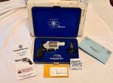 Smith & Wesson .32 Cal Titanium Air Lite 6 shot Revolver. New in Box - Image 4 of 9