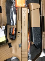 Glock G19X Gen 5 9MM Tan 4" Handgun - 4 of 8