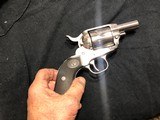 Ruger New Vaquero .357 MAGNUM Stainless - 2 of 15