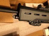 Bushmaster ACR 5.56 with red dot , as new - 7 of 15