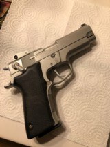 S&W MODERL 4006 , 40 CAL. , 4" STAINLESS , 5 MAGS EXCELLENT CONDITION - 3 of 12