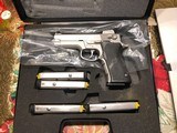 S&W MODERL 4006 , 40 CAL. , 4" STAINLESS , 5 MAGS EXCELLENT CONDITION - 12 of 12