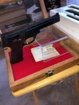 HIGH STANDARD VICTOR .22 & .22 SHORT WITH CONVERSION KIT , EXCELLENT , 2 MAGS - 11 of 15