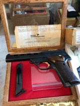 HIGH STANDARD VICTOR .22 & .22 SHORT WITH CONVERSION KIT , EXCELLENT , 2 MAGS - 2 of 15