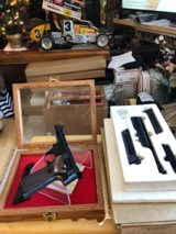 HIGH STANDARD VICTOR .22 & .22 SHORT WITH CONVERSION KIT , EXCELLENT , 2 MAGS - 10 of 15