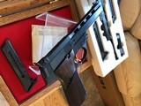 HIGH STANDARD VICTOR .22 & .22 SHORT WITH CONVERSION KIT , EXCELLENT , 2 MAGS - 6 of 15