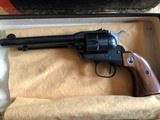 RUGER SINGLE SIX , 5 1/2" BLUE 1960 / BOX EXCELLENT .22 CAL. - 2 of 14