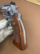 Mint S&W 686-1 Stainless 357 mag, 6” barrel, Walnut Target Grips. Excellent! - 5 of 15