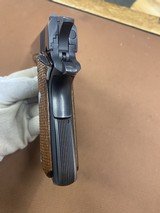 Beautiful Colt 1911 MK IV Series 70 (1975) Government 45 auto, Original walnut grips. Excellent - 5 of 15