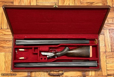 FREDERICK WILLIAMS LONDON & BIRMINGHAM “THE COLONIAL” 12GA BOXLOCK TRAP/SKEET TWO BARREL SET LEFT HAND STOCK 30” M/F 26” SK/SK 3” 1 1/2OZ NITRO PROOF - Image 20 of 23