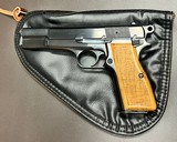 BROWNING HI POWER 9MM THREE FACTORY MAGAZINES EXCELLENT AS NEW CONDITION BUILT IN 1973 - 2 of 10